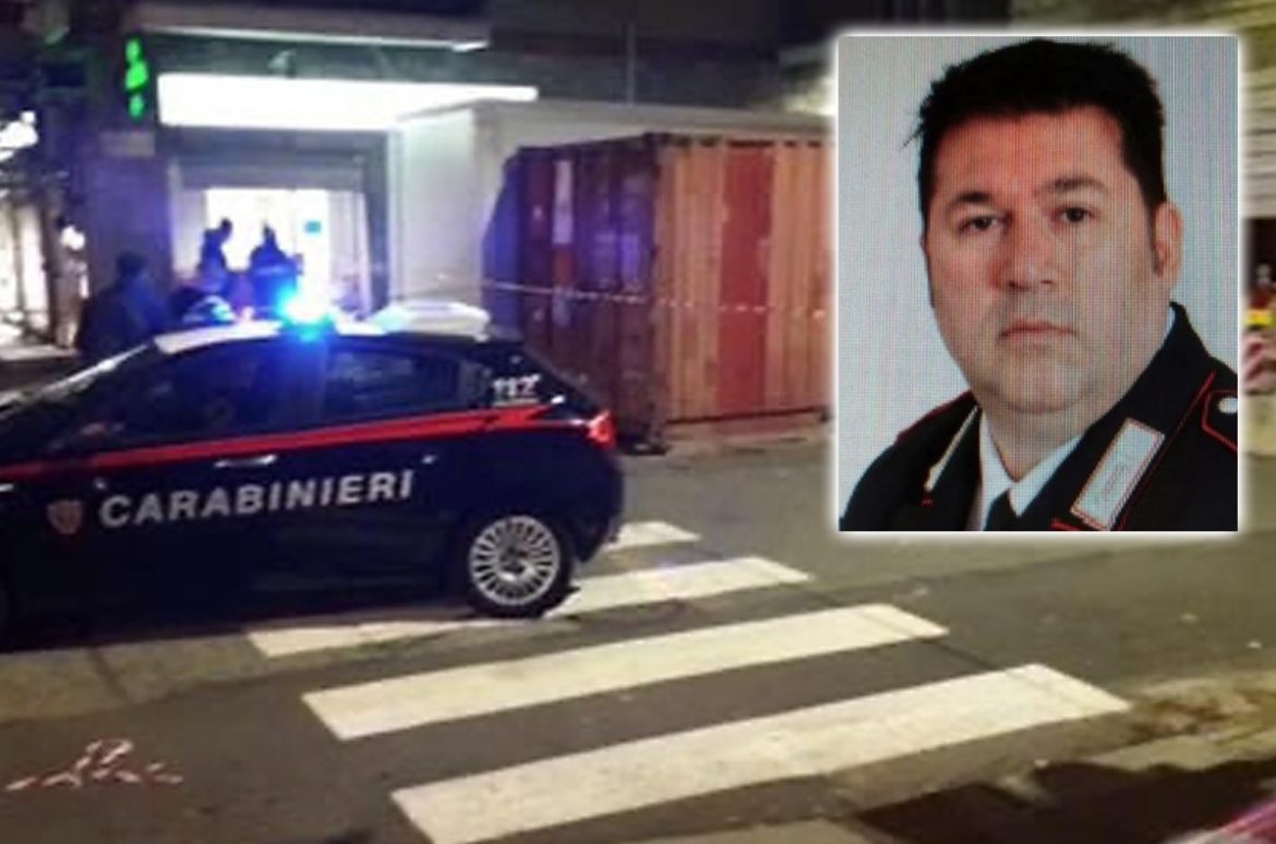 Carabiniere accoltellato da baby rapinatori a Torino torna a casa dopo un mese di ospedale: “Ho avuto paura di morire”