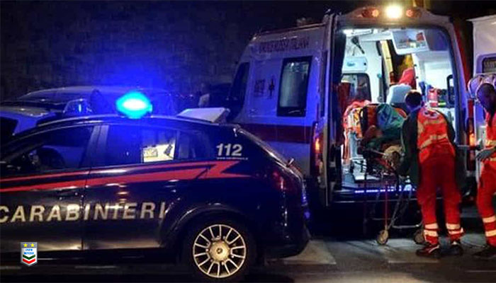 Incendio in casa, famiglia evacuata: carabiniere libero dal servizio salva mamma e bimbi piccoli