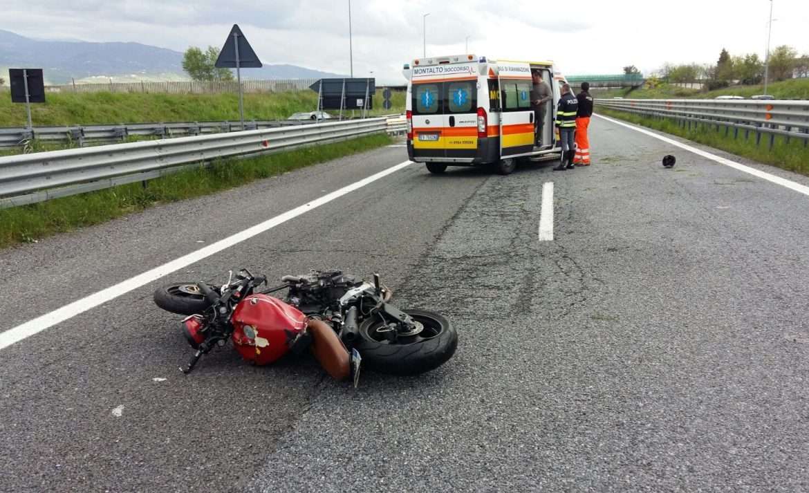 Incidente in moto sull’A1: allievo maresciallo dei Carabinieri in prognosi riservata