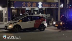 polizia auto guida autonoma
