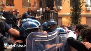 Polizia manifestanti a Pisa