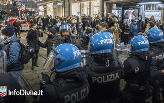 cortei Milano ferito un poliziotto