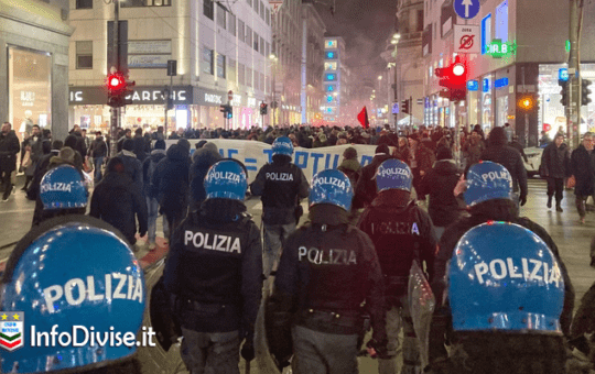 Milano nuovi scontri al corteo per Cospito sei agenti contusi