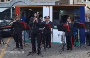 Carabinieri cantano a Sanremo